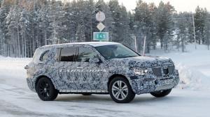 Mercedes вывел на зимние тесты новый GLS