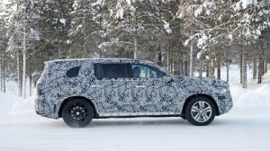Mercedes вывел на зимние тесты новый GLS