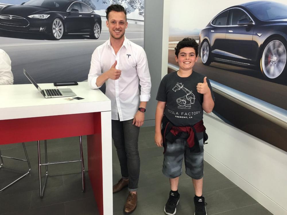 Самым молодым покупателем Tesla Model 3 стал 14-летний подросток