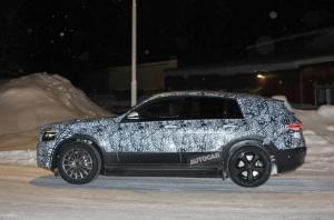 Mercedes начал испытания электрического кроссовера