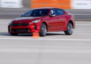 Kia Stinger сравнили с Porsche Panamera и «шестеркой» BMW