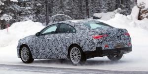 Mercedes вывел на испытания CLA следующего поколения