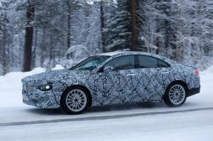 Mercedes вывел на испытания CLA следующего поколения