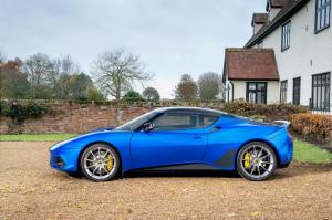 Глава Lotus превысил скорость, но избежал серьезного наказания