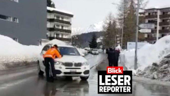 СМИ: BMW из кортежа Трампа сбил полицейского в Давосе
