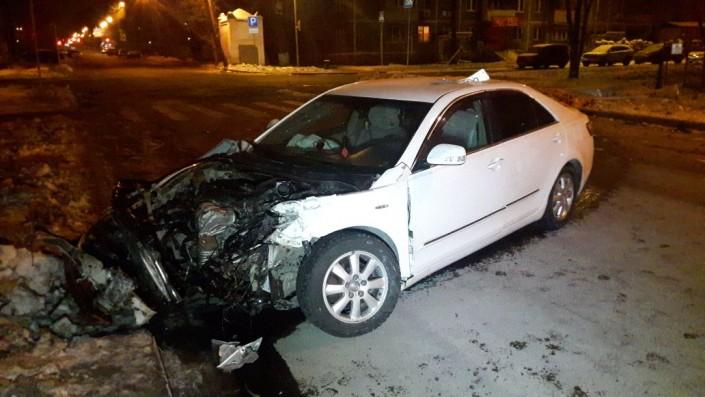 Водитель Toyota протаранил Lexus в Алматы: пострадали 2 человека
