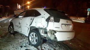 Водитель Toyota протаранил Lexus в Алматы: пострадали 2 человека