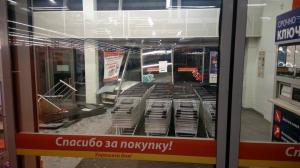 В Могилеве девушка не справилась с управлением и въехала в "Евроопт"