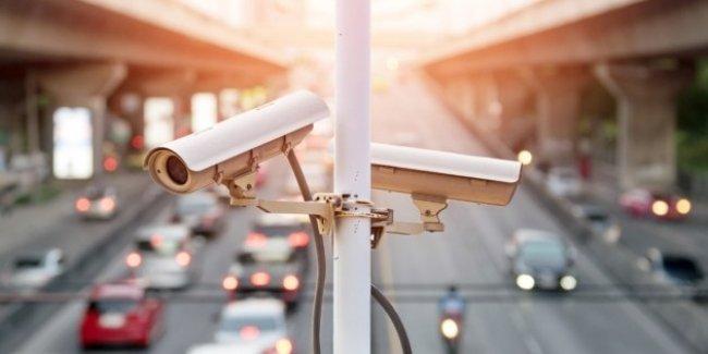 Полиция уже тестирует камеры контроля скорости и информационные табло