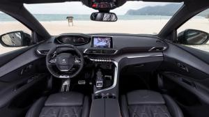 Официально: кроссовер Peugeot 5008 нового поколения оценили в рублях