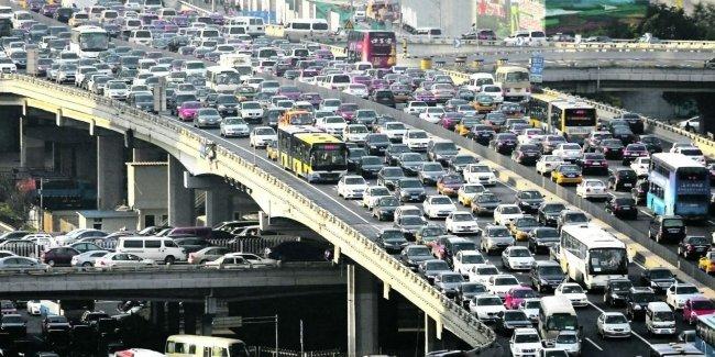 В Китае водителям, которые откажутся от вождения автомобиля, будут платить деньги