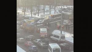 В Петербурге фургон насмерть сбил маленькую девочку на переходе, ее мать в больнице