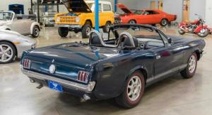 Культовый мускул-кар Ford Mustang продают за 9 800 долларов