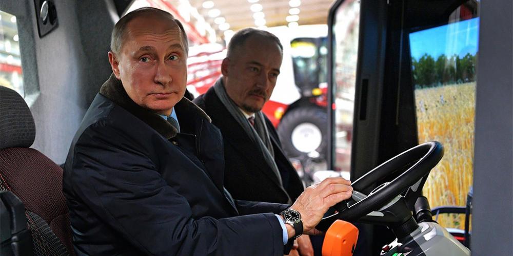 Владимир Путин заявил о возможности снижения цен на бензин

