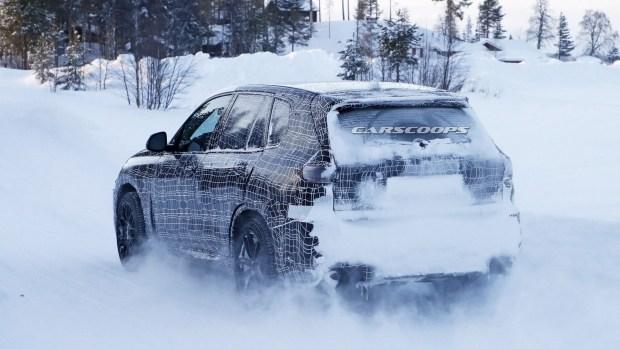 Новый BMW X5 M застукали на зимних тестах