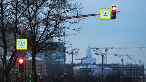 В Петербурге иномарка сбила двух девушек и ребенка