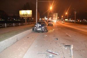 В Бресте встреча выпускников закончилась ДТП: пьяный на Opel врезался в Mercedes и сбил человека