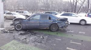 Угнанная машина спровоцировала аварию в Алматы