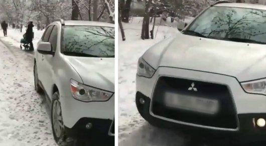 ДВД Алматы: за езду по тротуару к ответственности привлекли водителя