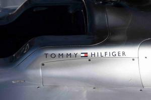Tommy Hilfiger – новый партнер команды Mercedes