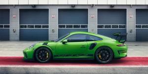 Появились фотографии самого мощного атмосферного суперкара Porsche