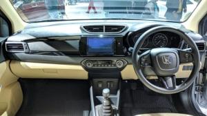 Honda представила компактный седан Amaze нового поколения