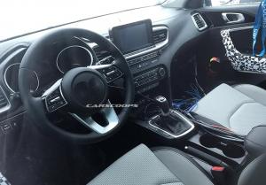 Фотошпионы раскрыли интерьер нового Kia Ceed