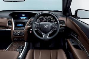 В Японии начались продажи обновленной Honda Legend