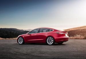 Проблемы с выпуском Tesla Model 3: нужное оборудование еще в Германии
