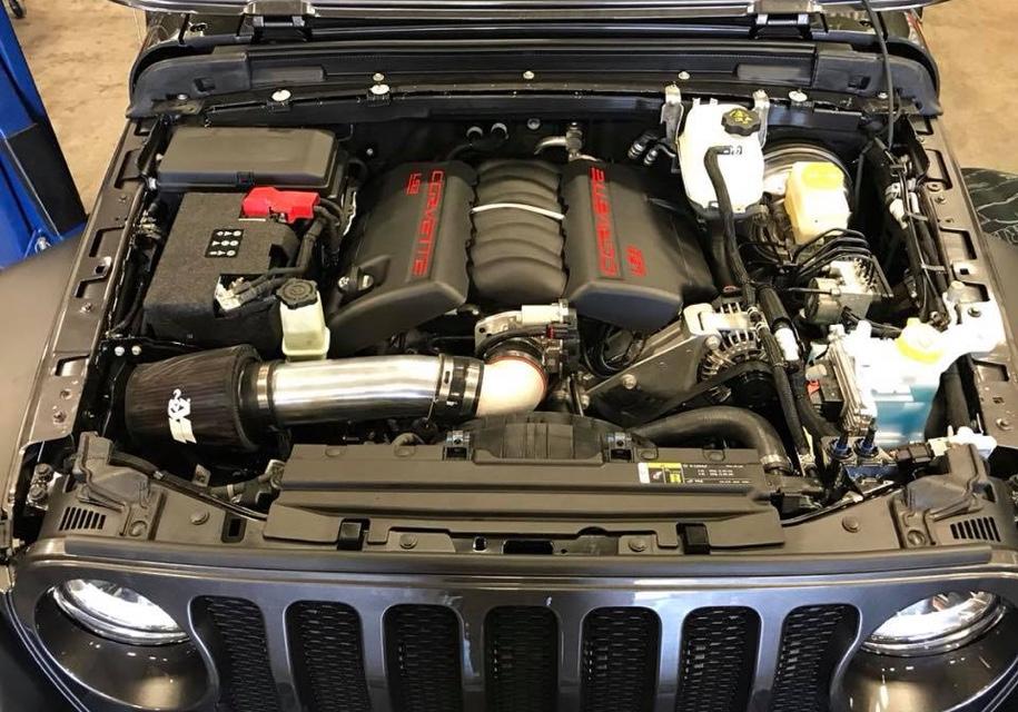 Новый Jeep Wrangler получил «восьмерку» от Camaro SS