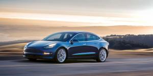 В России назвали цены на Tesla Model 3