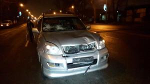 В Алматы джип сбил двух пешеходов