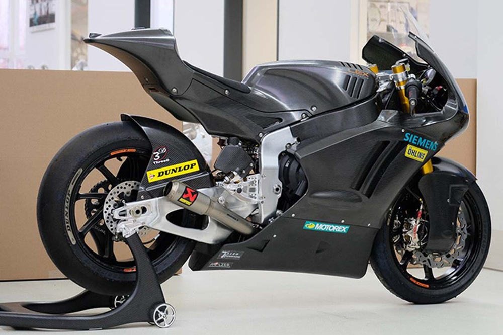 Первые фото гоночного мотоцикла Kalex Moto2 с мотором Triumph
