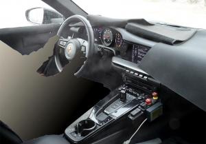 Появилась первая фотографии нового Porsche 911 без камуфляжа