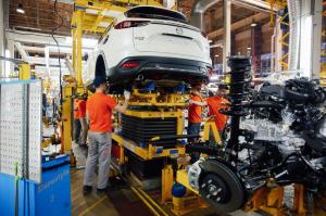 Volkswagen привезет в Женеву 5,1-метровый электрический седан