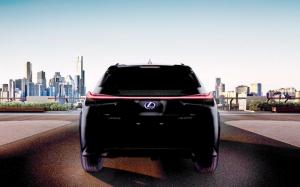 Серийную версию компактного кроссовера Lexus UX покажут в марте
