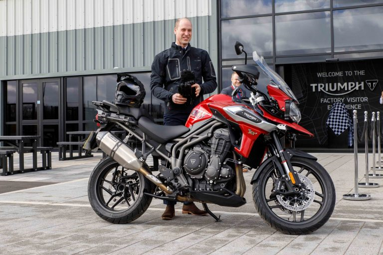 Принц Уильям прокатился на Triumph Tiger 1200