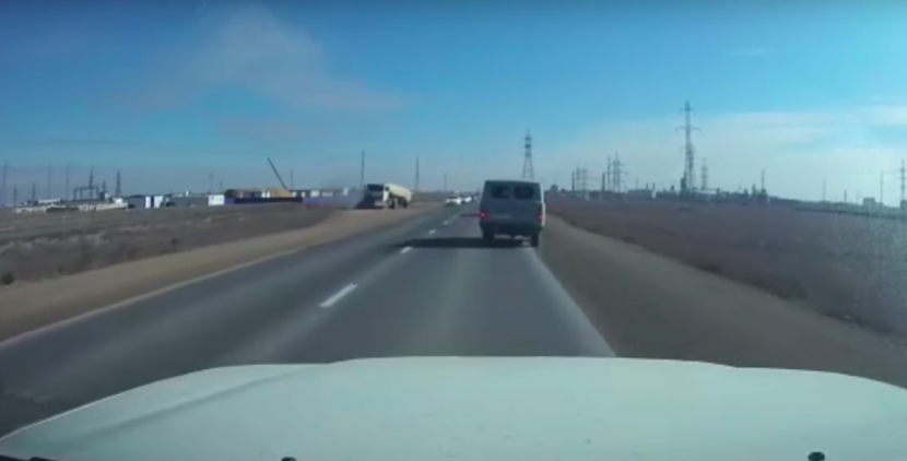 В Актау в аварии с газовозом погибли два человека, один в коме