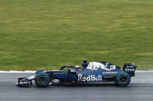 Риккардо: Первые впечатления о RB14 весьма позитивны