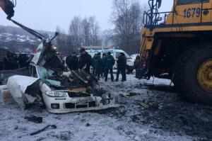 В Новокузнецке Nissan занесло на «встречку», где ехал БЕЛАЗ