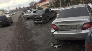 5 машин, включая патрульное авто, повредил пьяный угонщик в Алматы