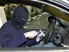 Мужчина в Алматы угнал авто, чтобы доехать домой
