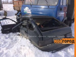Автомобиль столкнулся с КамАЗом в ЗКО: погибли два человека