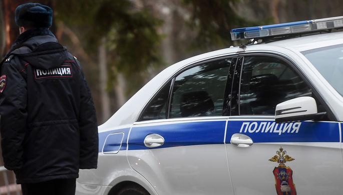 Автомобиль въехал в толпу пешеходов в Новосибирске, двое погибли
