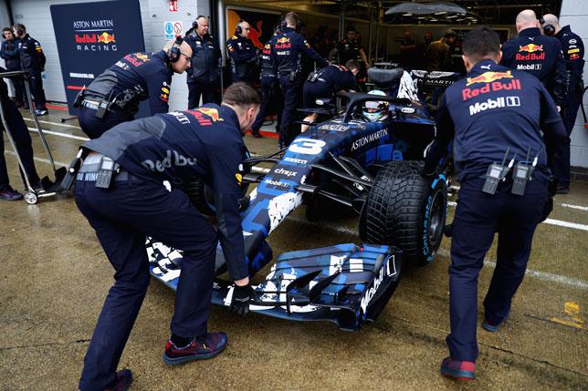 Даниэль Риккардо начнет тесты Red Bull Racing
