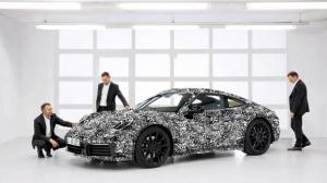 Новый Porsche 911: первые официальные фотографии
