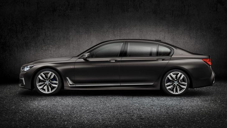 Компания BMW откажется от мотора V12