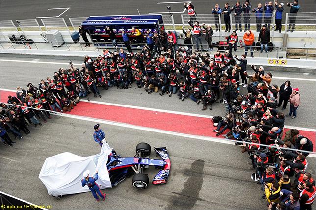 Презентации новых машин: Toro Rosso STR13