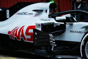 На пит-лейн в Барселоне гонщики Haas показали VF18