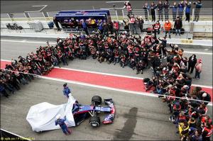 Презентации новых машин: Toro Rosso STR13